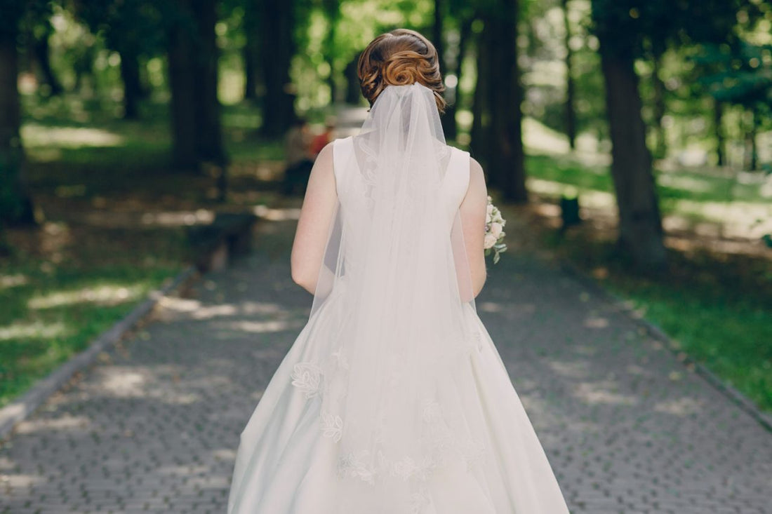 Can a Wedding Dress Box Help Prevent Odors and Unpleasant Smells?